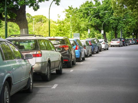 Halteverbotszone beantragen: So sichern Sie sich Ihre temporäre Parklizenz