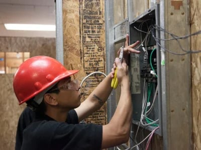 Prüfung ortsveränderlicher elektrischer Betriebsmittel – Ihre Sicherheit nach DIN EN 50678 & 50699