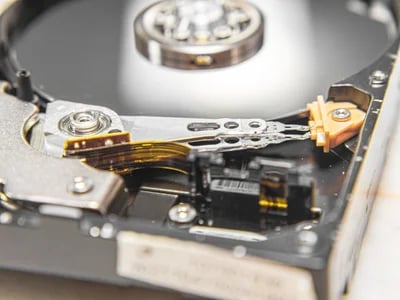 Datenrettung: Wie man verlorene Daten von defekten Festplatten wiederherstellt