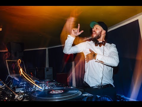 Der perfekte DJ Hochzeit: So finden Sie den richtigen Musikprofi für Ihren großen Tag