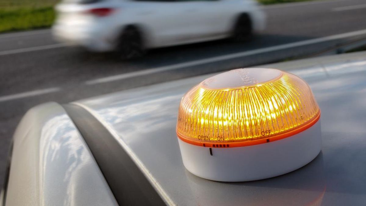Warnleuchte V16: Das Safeglow Notlicht für maximale Sicherheit auf der Straße