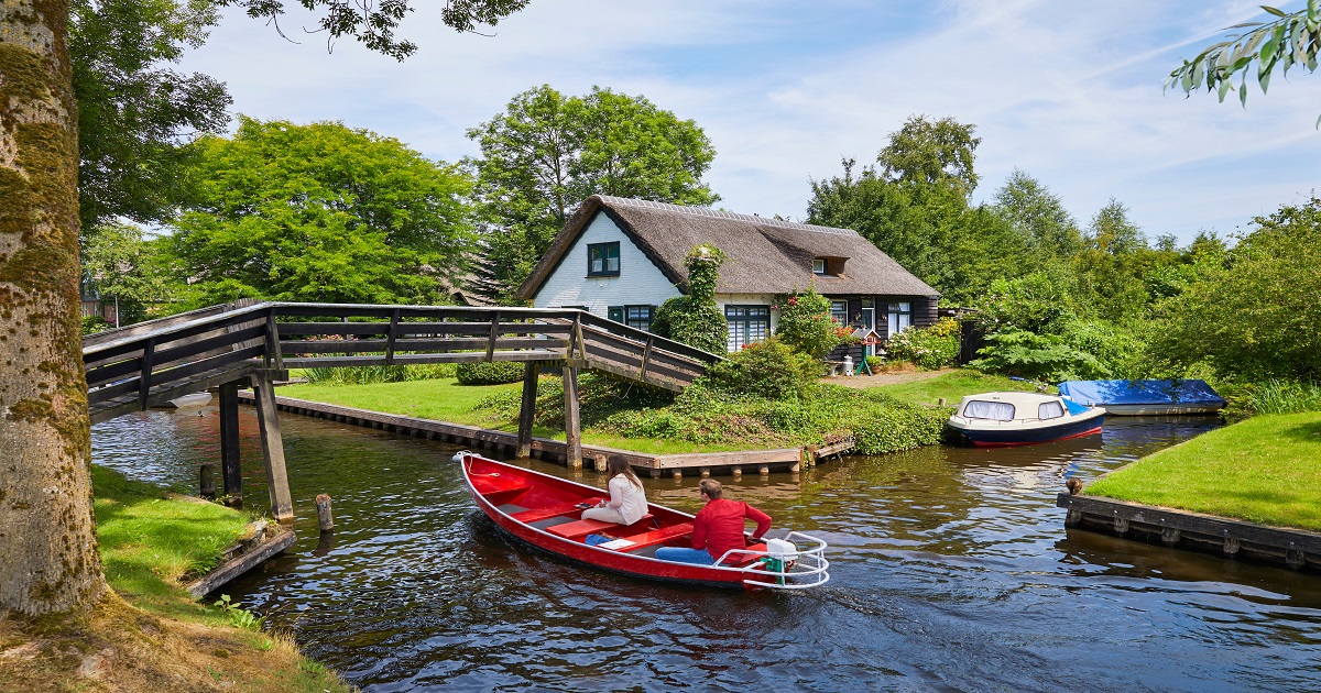 Giethoorn entdecken: Tagesausflug oder mehrtägiger Aufenthalt in der Naturidylle