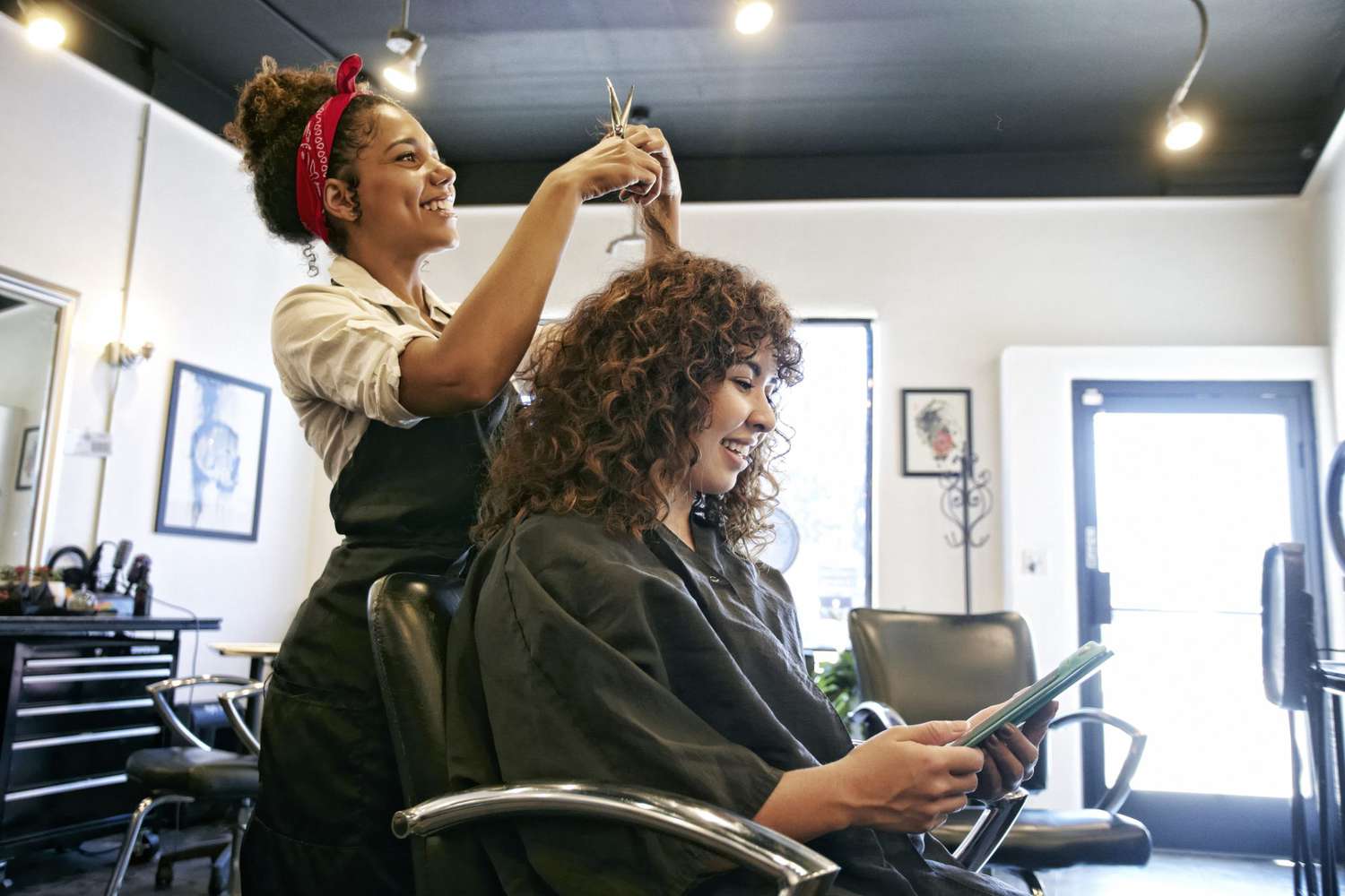Große Auswahl an Wellness & Spa Einrichtung für Friseure und Kosmetiksalons