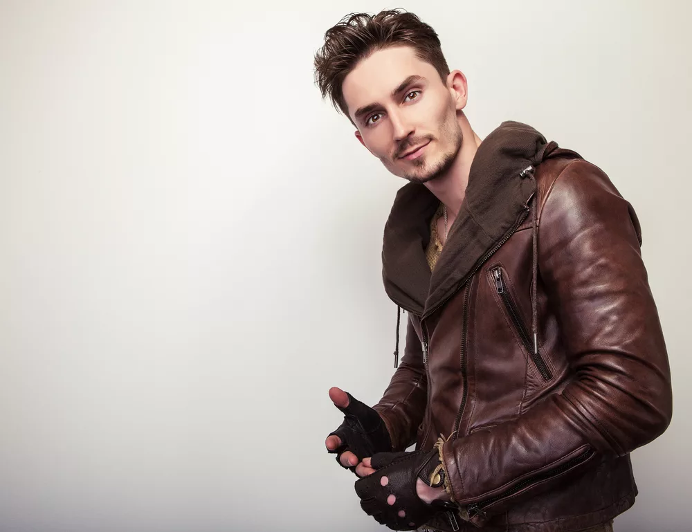 Wärme und Eleganz vereint: Crone Lederjacke mit Fell für stilbewusste Träger