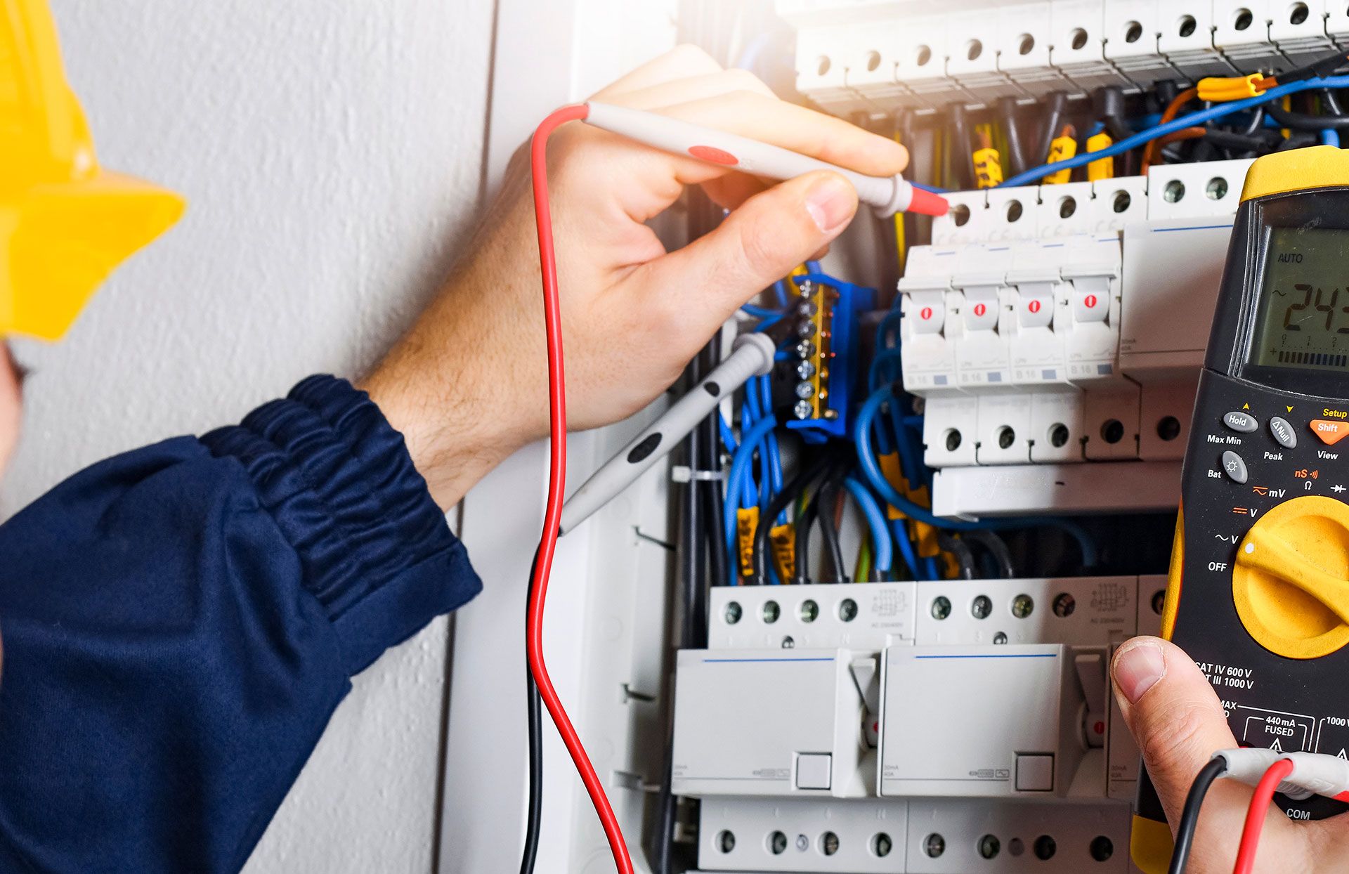 UVV Prüfung als Grundlage der DGUV V3 Prüfung für den Schutz vor elektrischen Unfällen