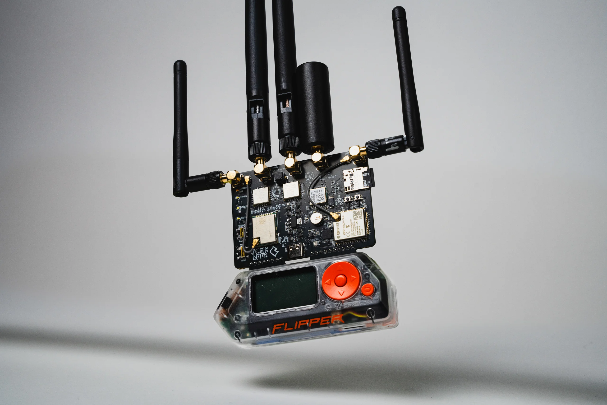 Flipper Zero: Ein kompaktes Gerät, das die Welt der Elektronik neu definiert