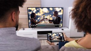 couple-streaming-video-ot-tv-entertainment