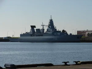 warship-13694_640